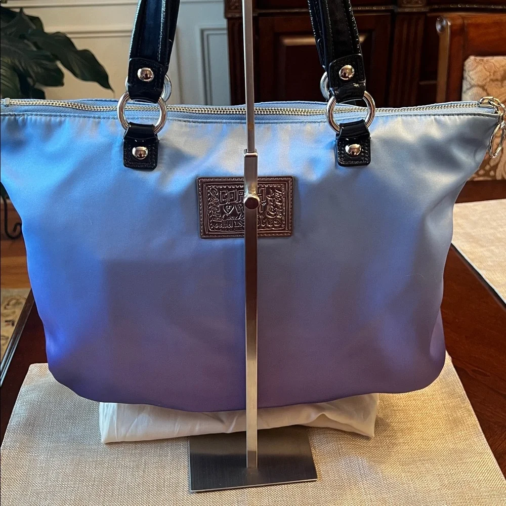 Coach POPPY Lavender to Purple New York City Skyline Tote with Wristlet GUC - Picture 8 of 17